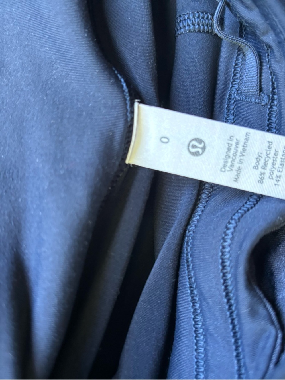Lululemon navy skirt/skort with liner shorts EUC size 0 - Picture 3 of 9